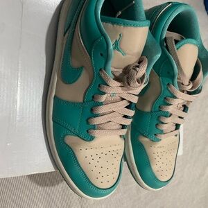 Nike Air Jordan 1 Low- Woman size 9
